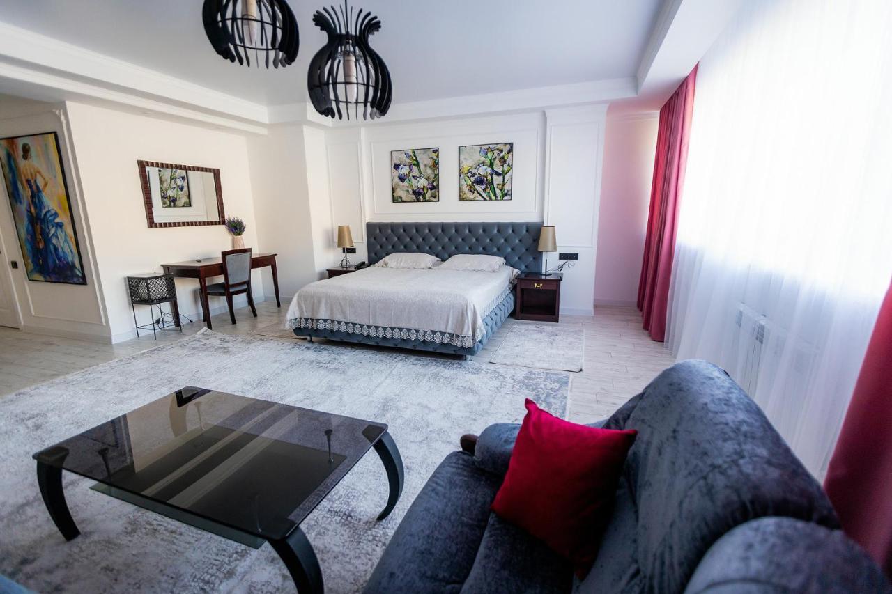 Metelitsa Hotel Karagandy Esterno foto