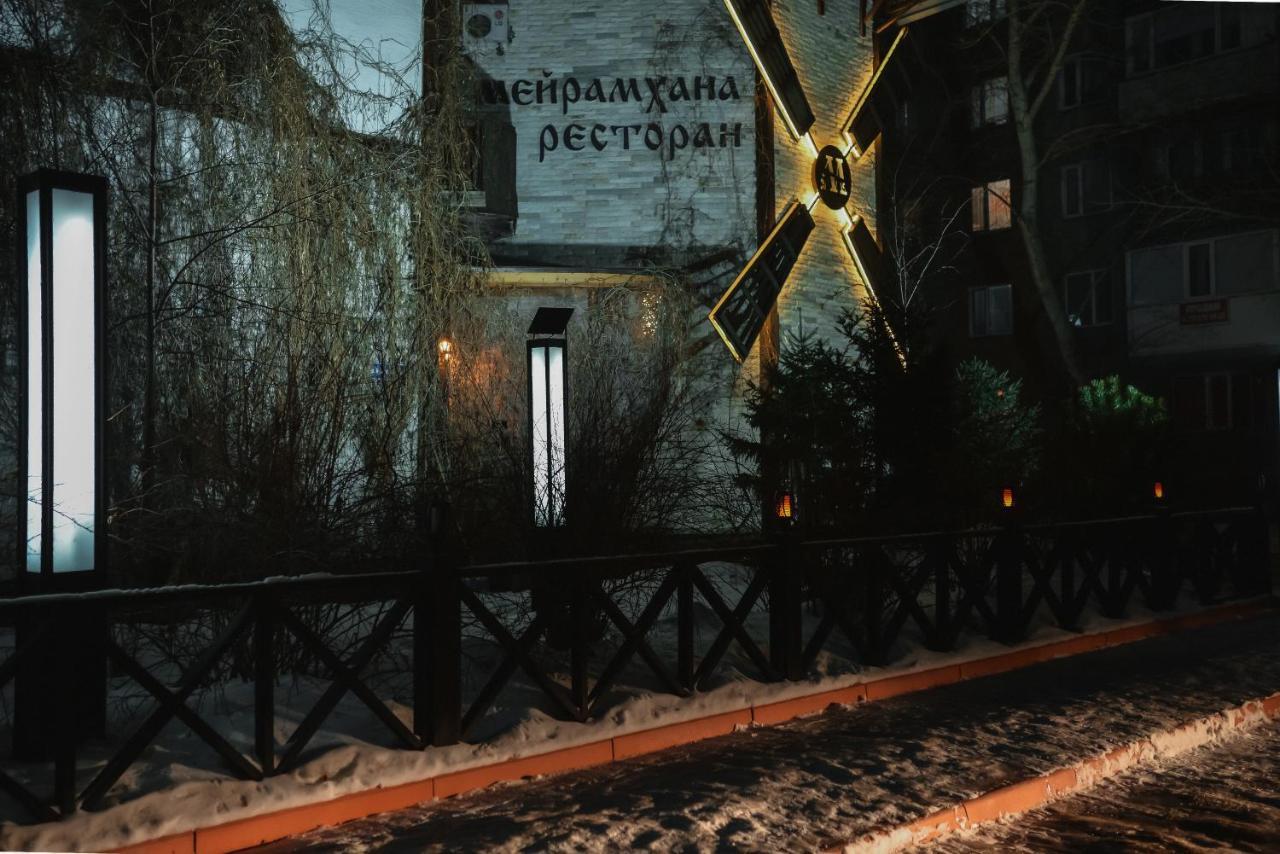 Metelitsa Hotel Karagandy Esterno foto
