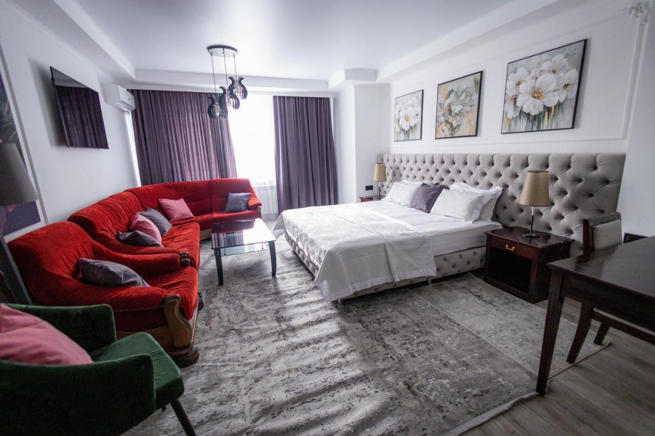 Metelitsa Hotel Karagandy Esterno foto