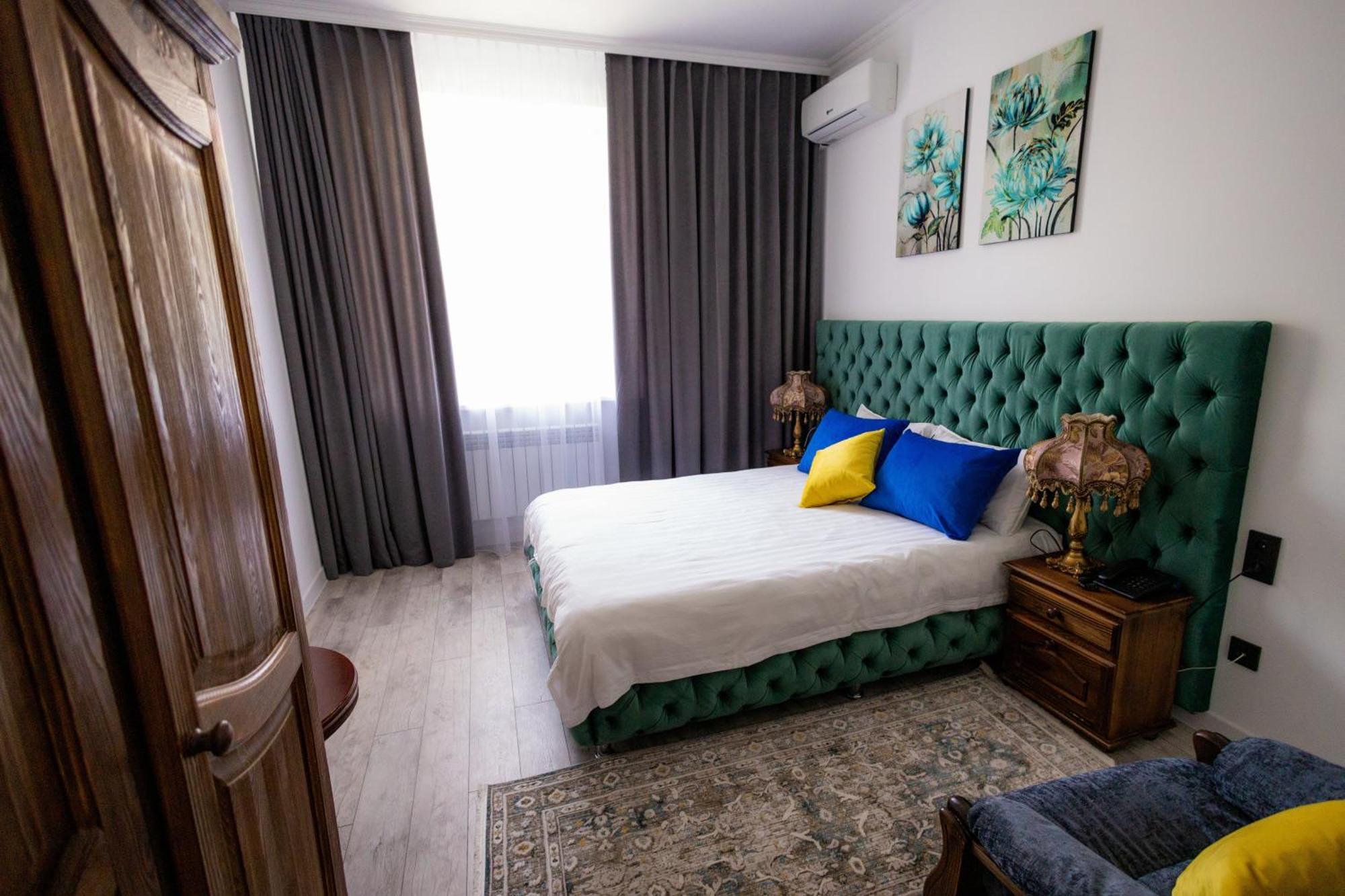 Metelitsa Hotel Karagandy Esterno foto
