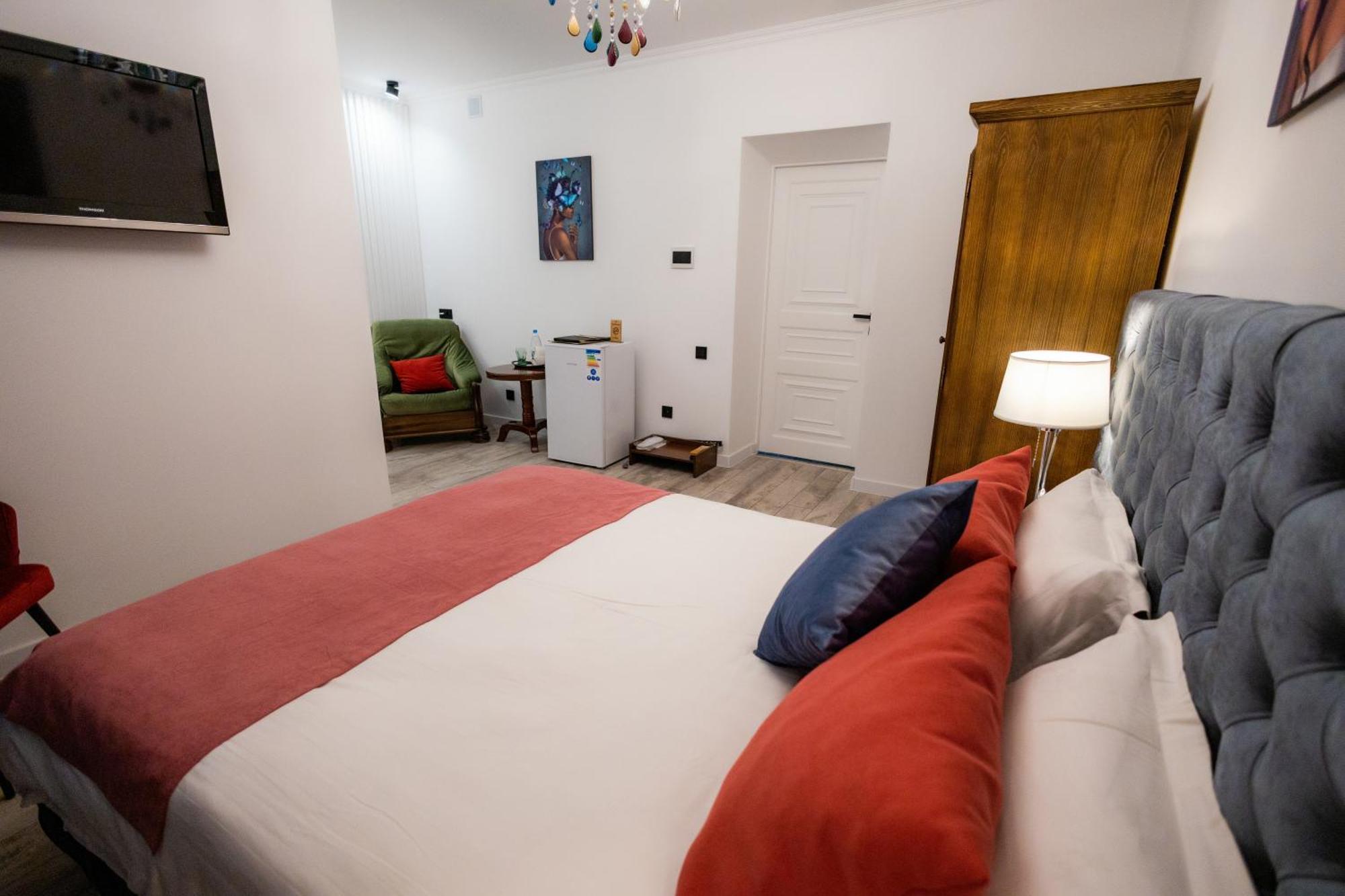 Metelitsa Hotel Karagandy Esterno foto