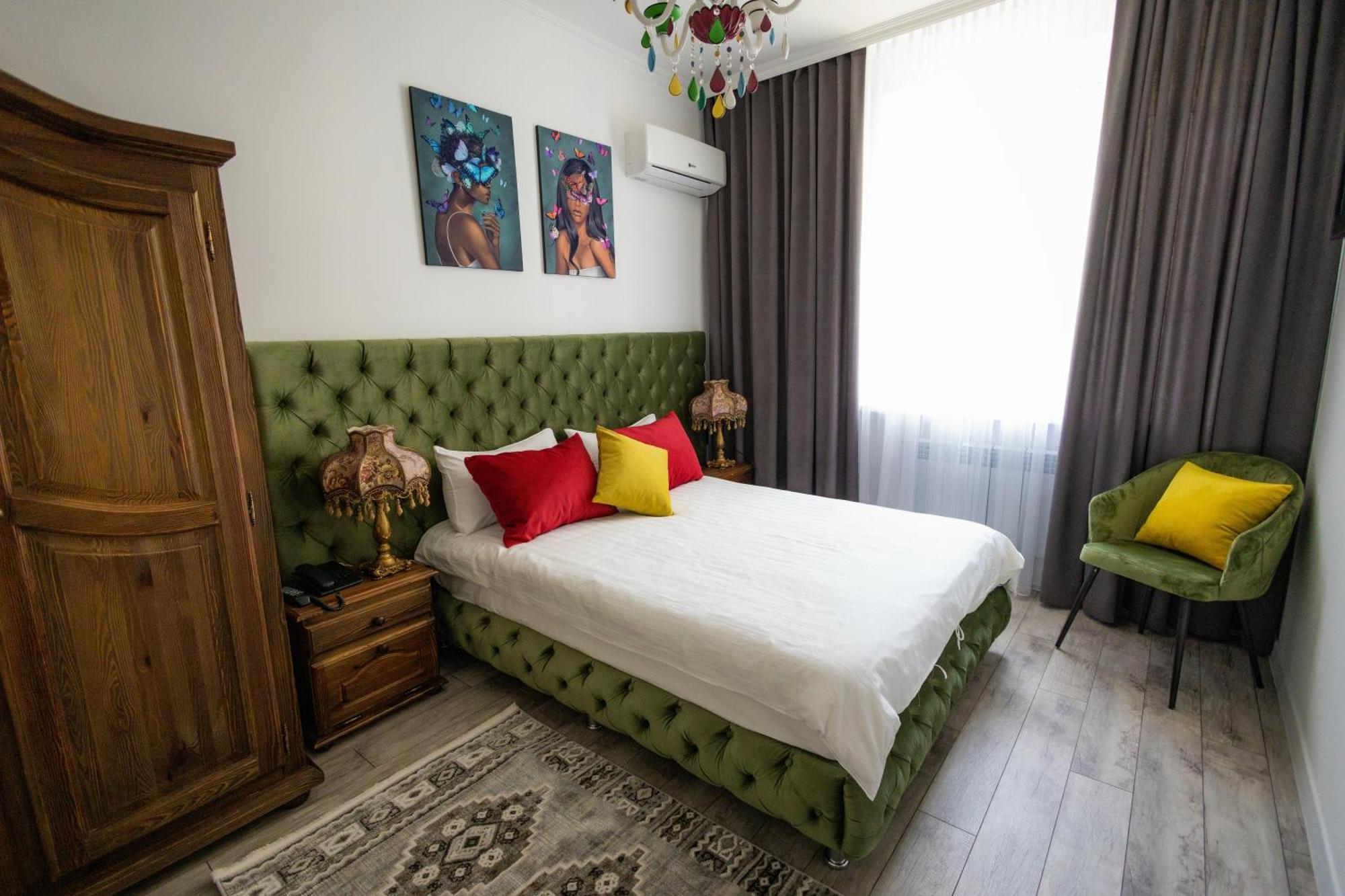 Metelitsa Hotel Karagandy Esterno foto