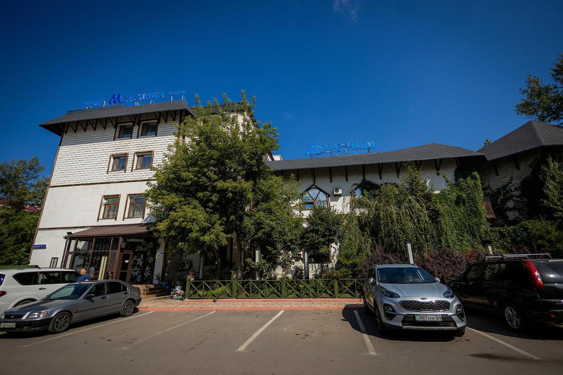 Metelitsa Hotel Karagandy Esterno foto
